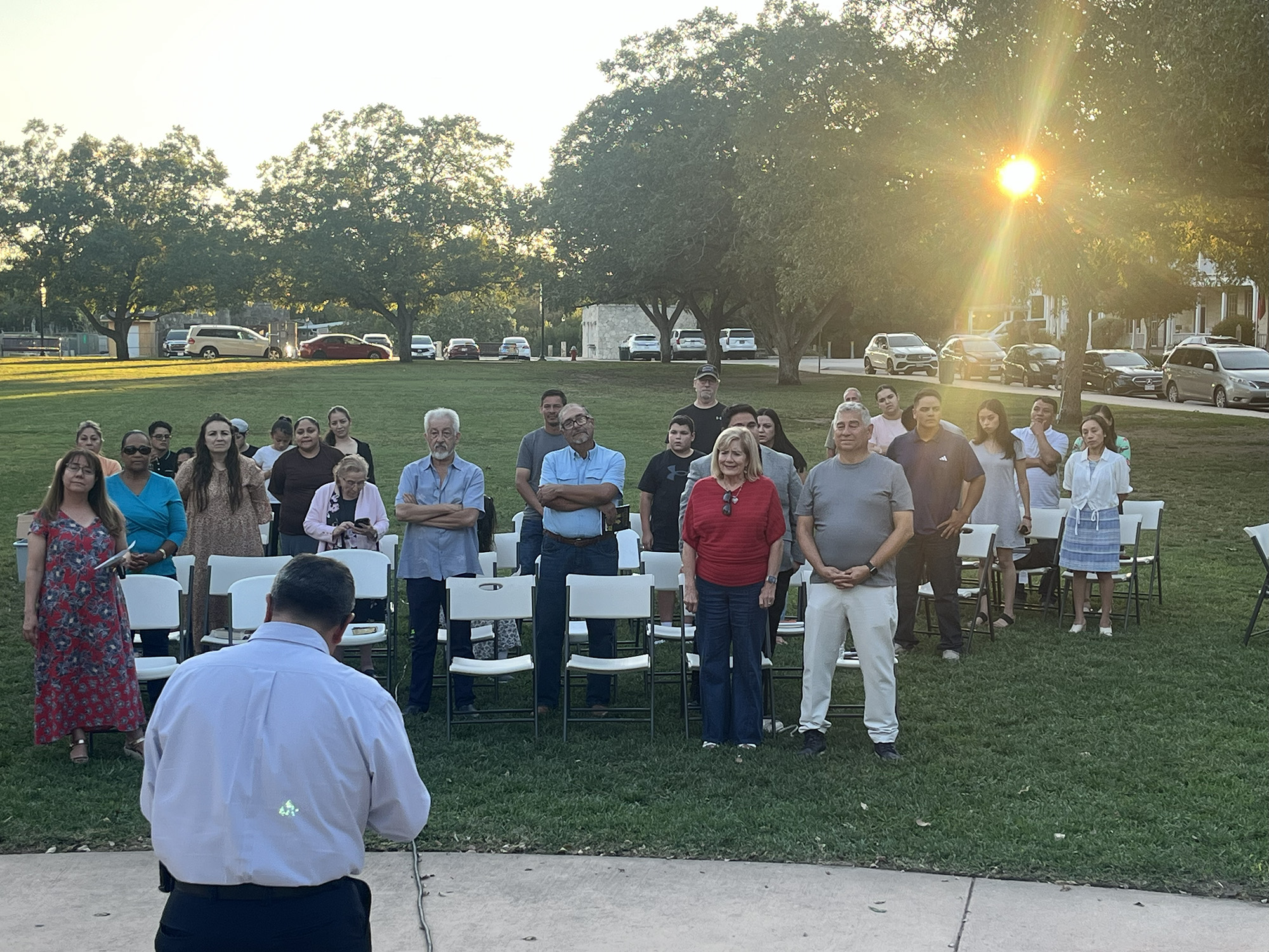 Pastor Robert Martinez (Iglesia Nuevo Renacer) encourages attendees