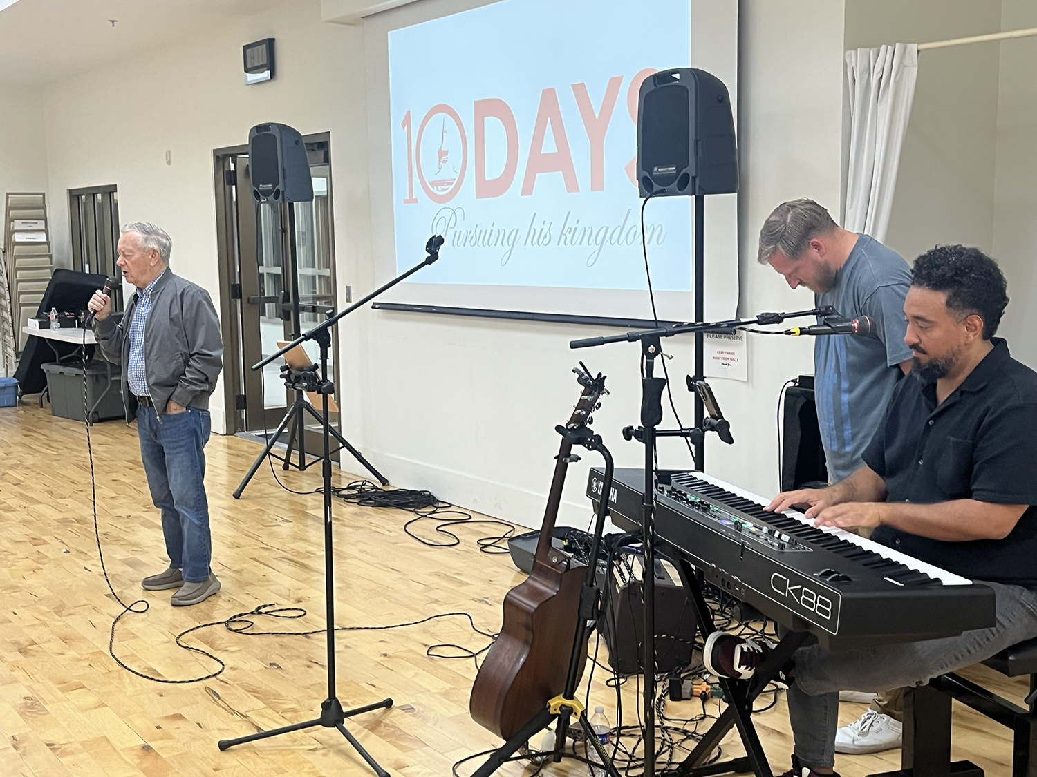 While we pray, Alfred sets the atmosphere on keyboard