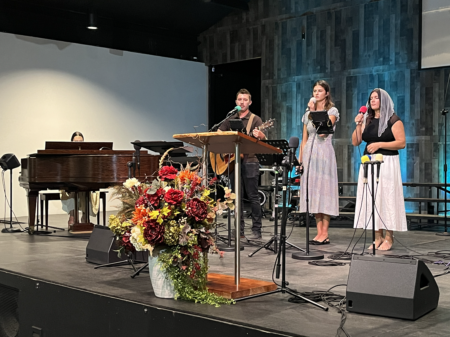 Worship in song puts focus on our true Friday night Light