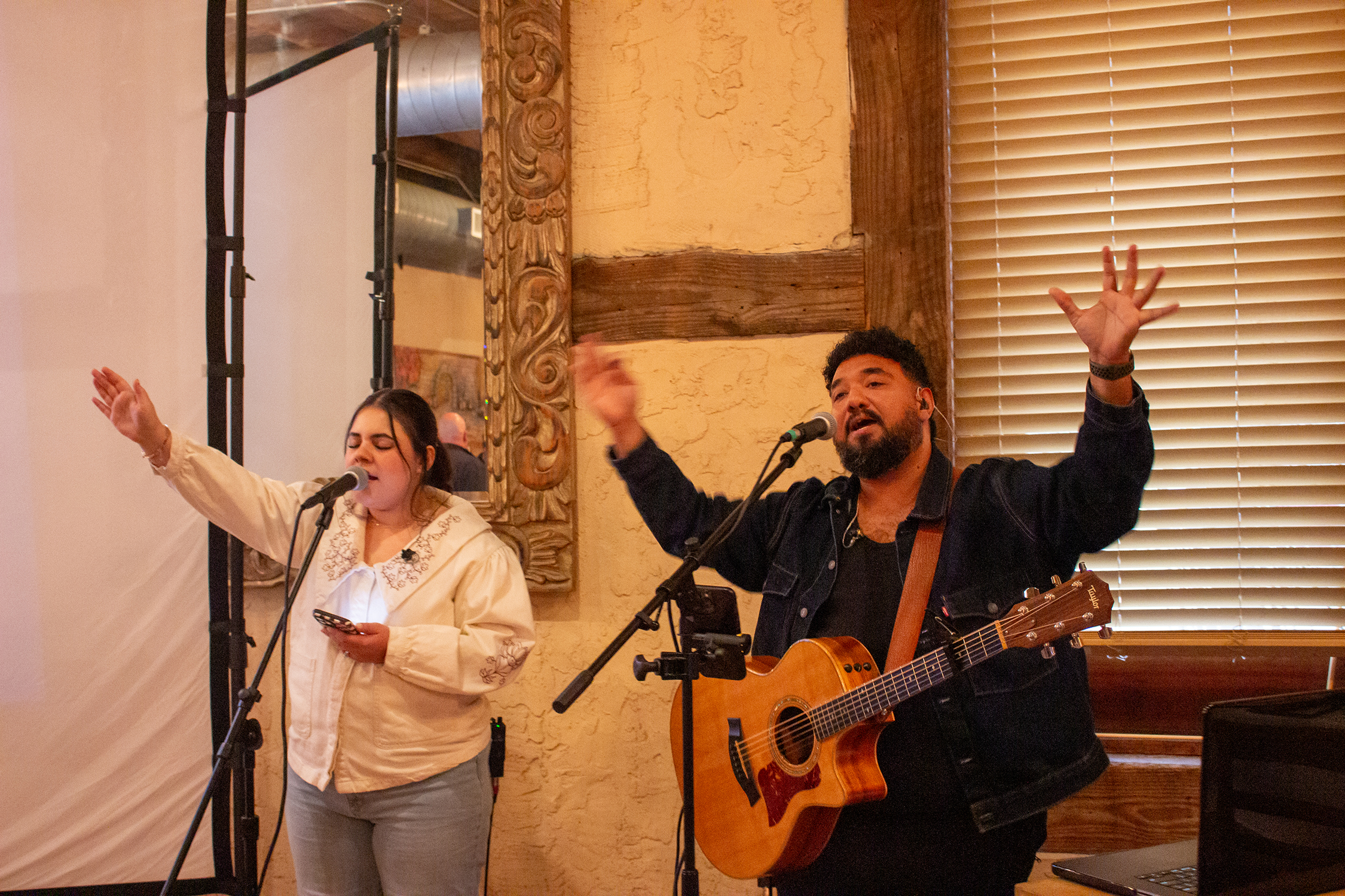 Andrea Gordon & Alfred Gallegos lead worship in song